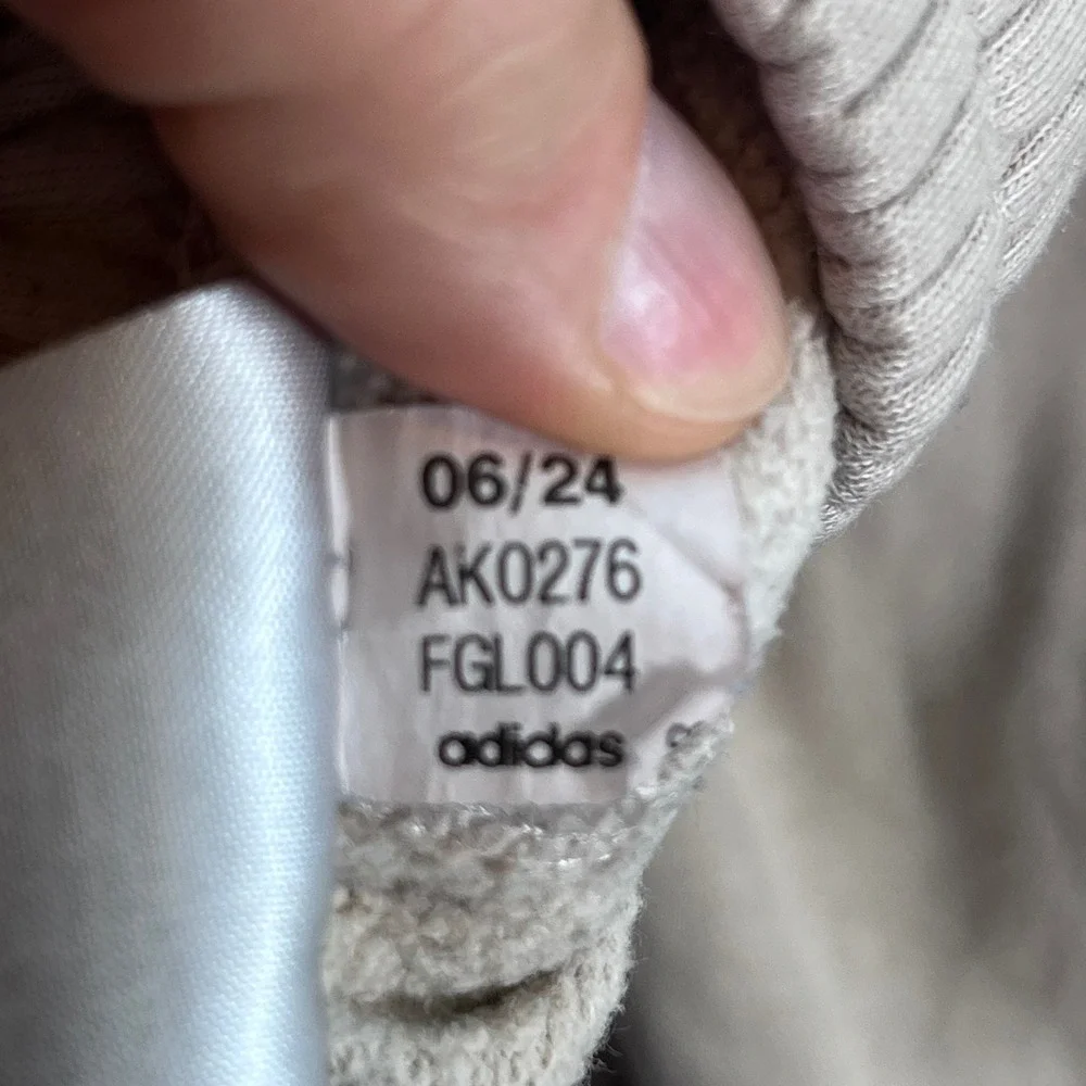 Adidas Kids Regular Fit Cargo Joggers Beige Tan Sweatpants Medium 10/12